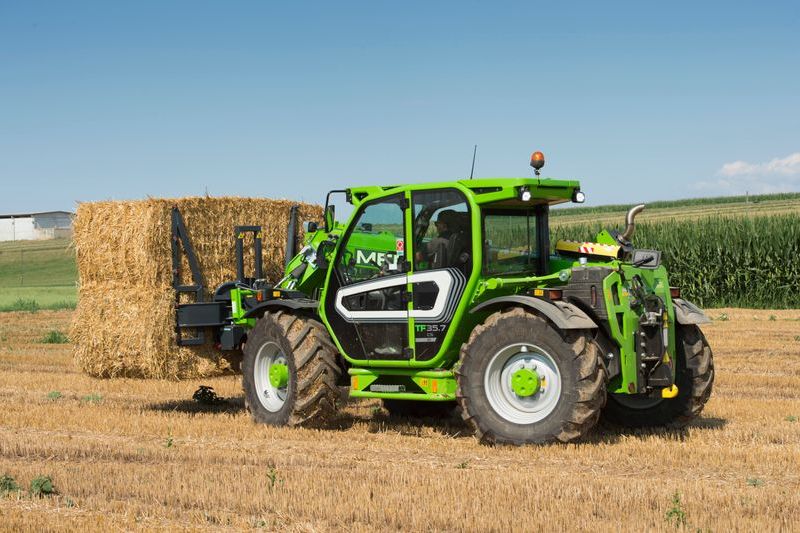 Telehandler farm equipment
