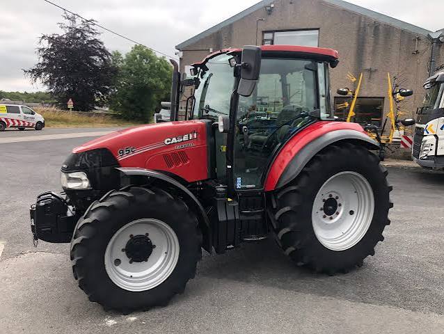 Farm tractor&mdash;same stock asset imagery as the DynFleet app