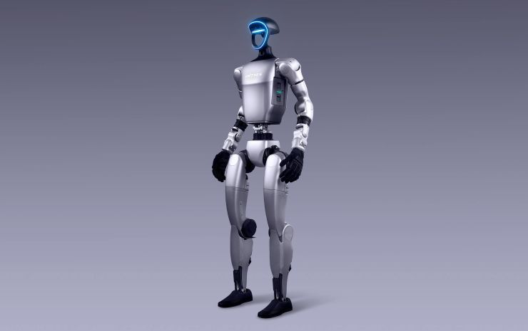 Humanoid robot platform