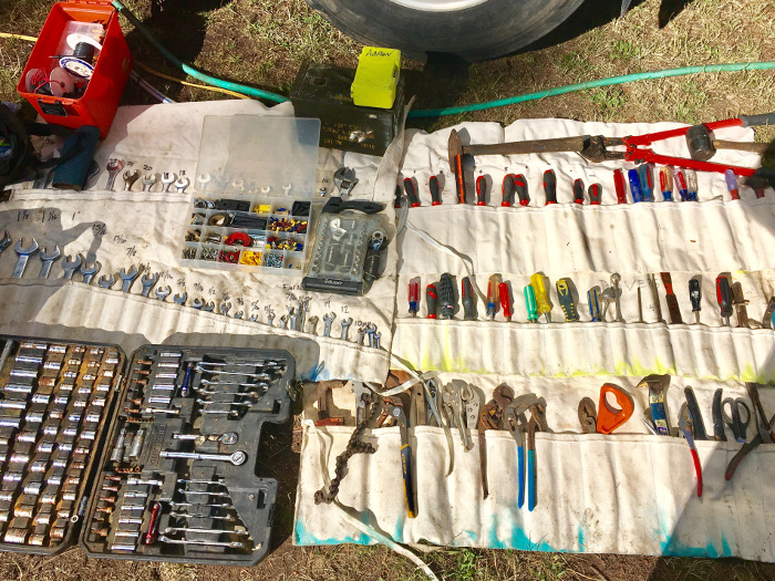 Mobile marine mechanic providing onsite boat repair